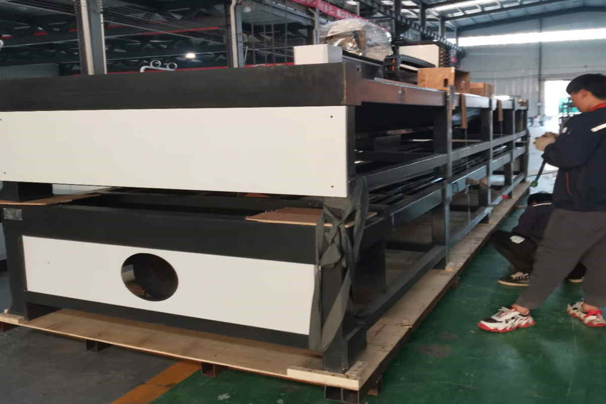 3X6m Plasma cutting machine R-3060 delivery to Europe